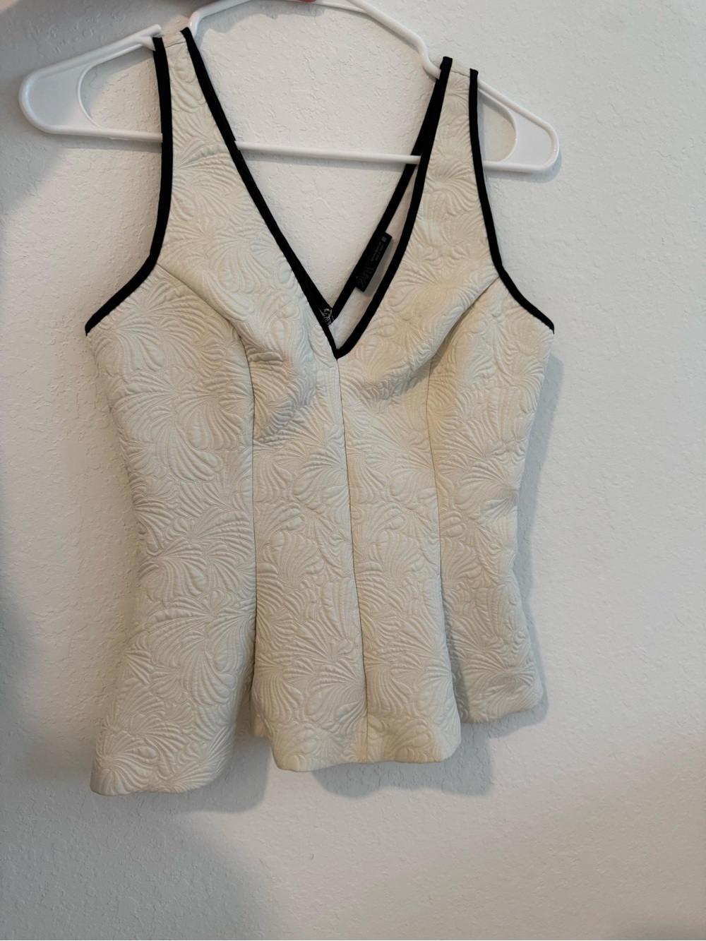 Zara Cream Textured V-Neck Tank with Black Trim